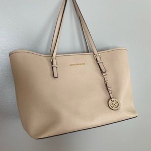 Michael Kors Jet Set BA-1708 H17 Pink Nude Leather Tote